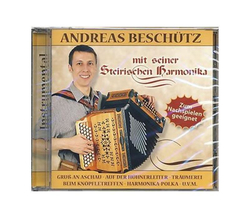 Andreas Beschtz mit seiner Steirischen Harmonika...